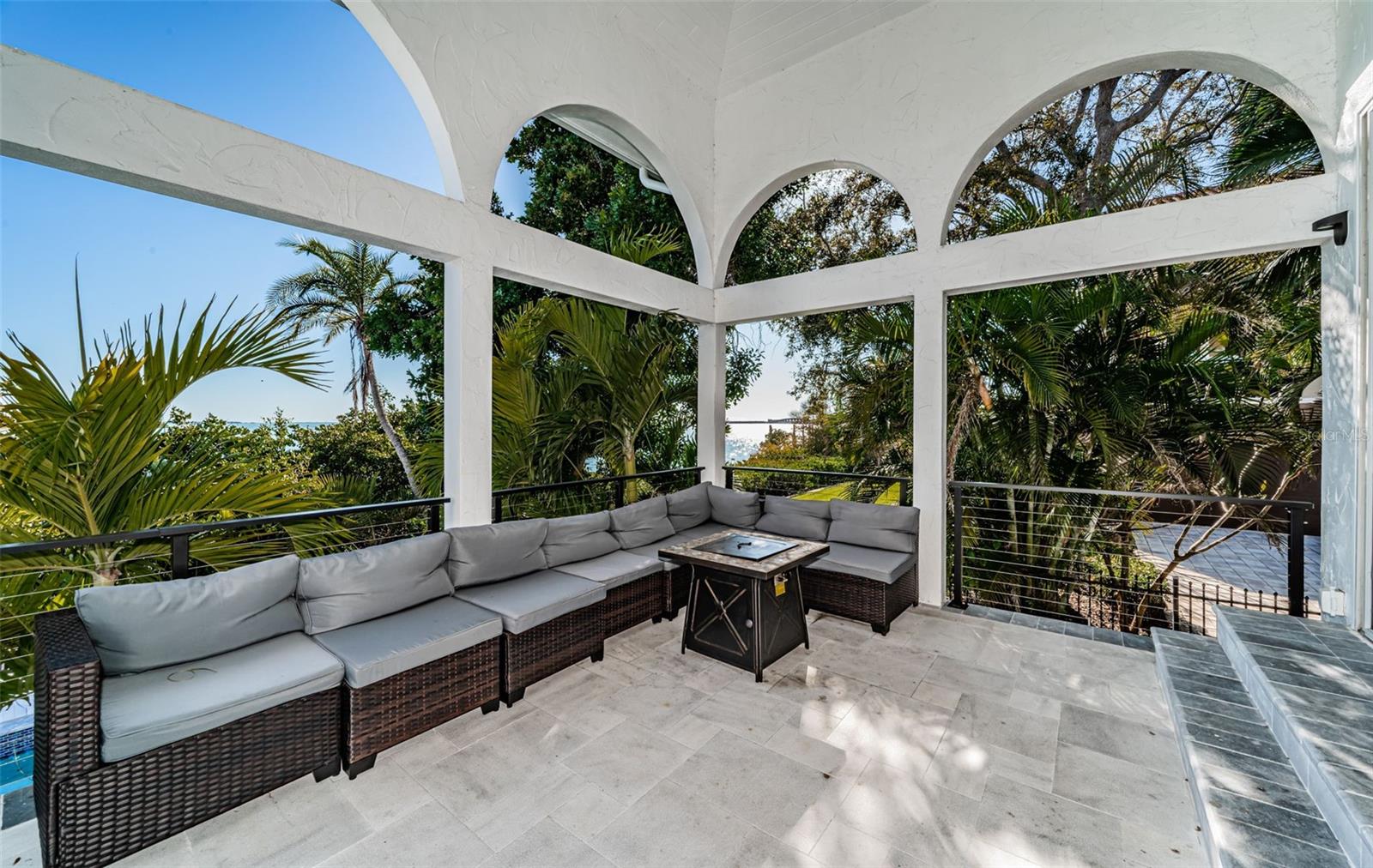 TB8472517 Property Photo