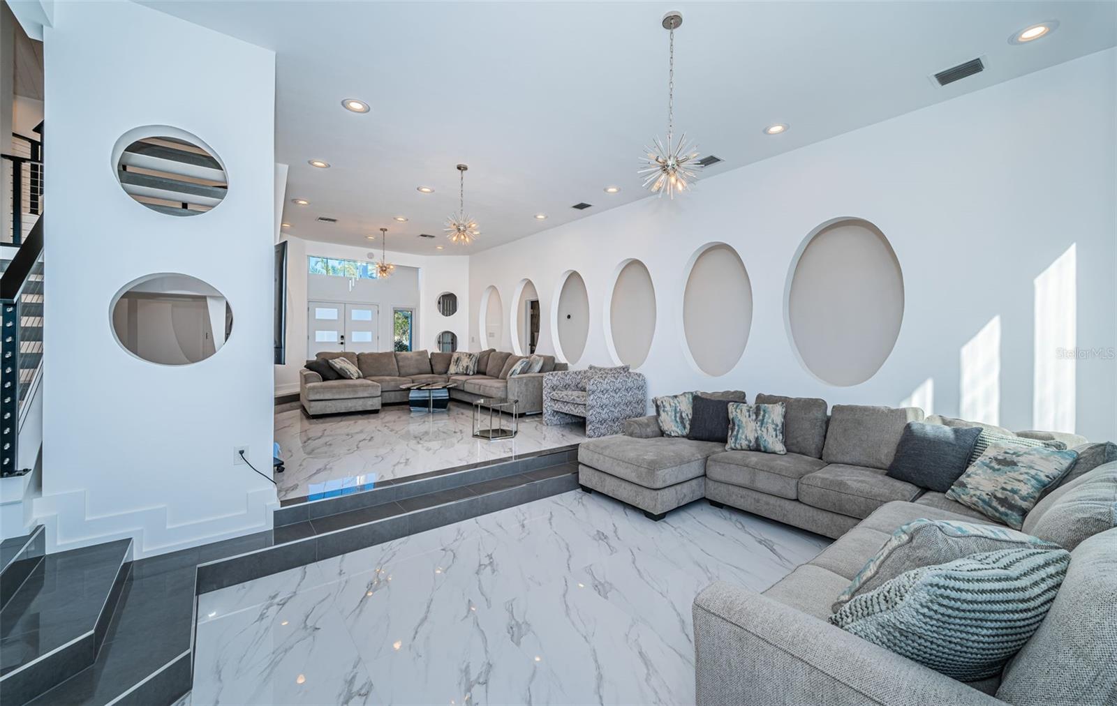 TB8472517 Property Photo