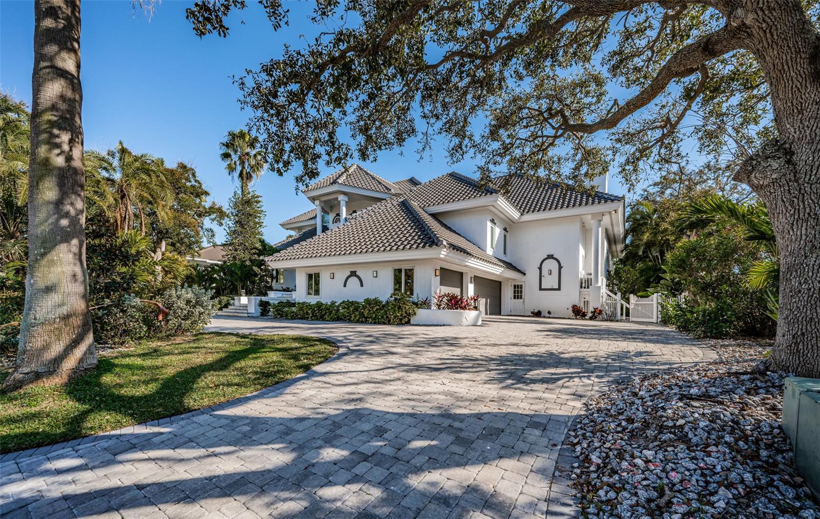 TB8472517 Property Photo