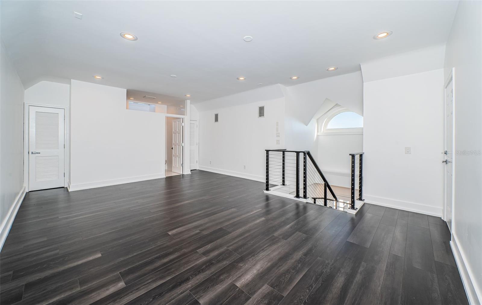 TB8472517 Property Photo