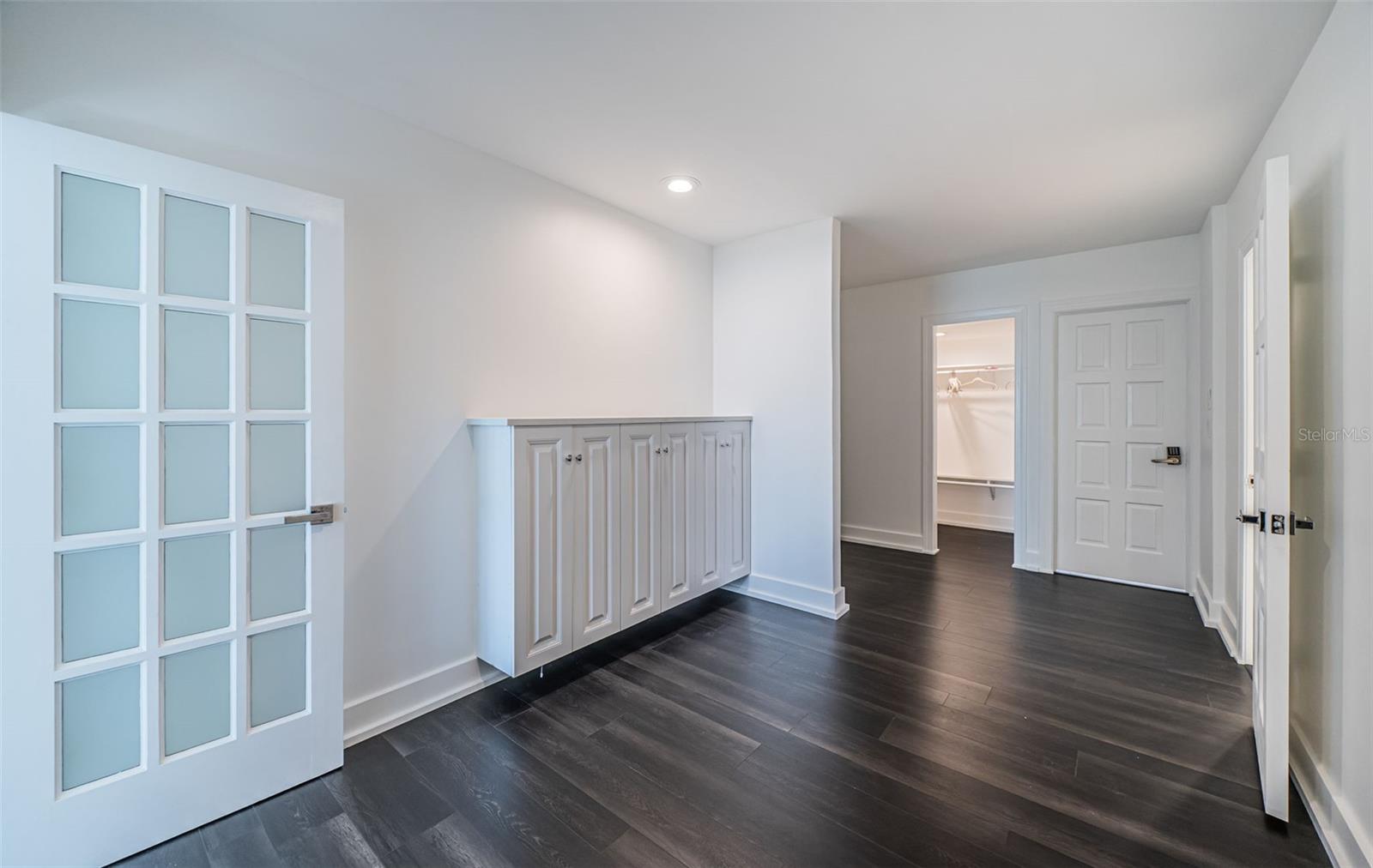 TB8472517 Property Photo