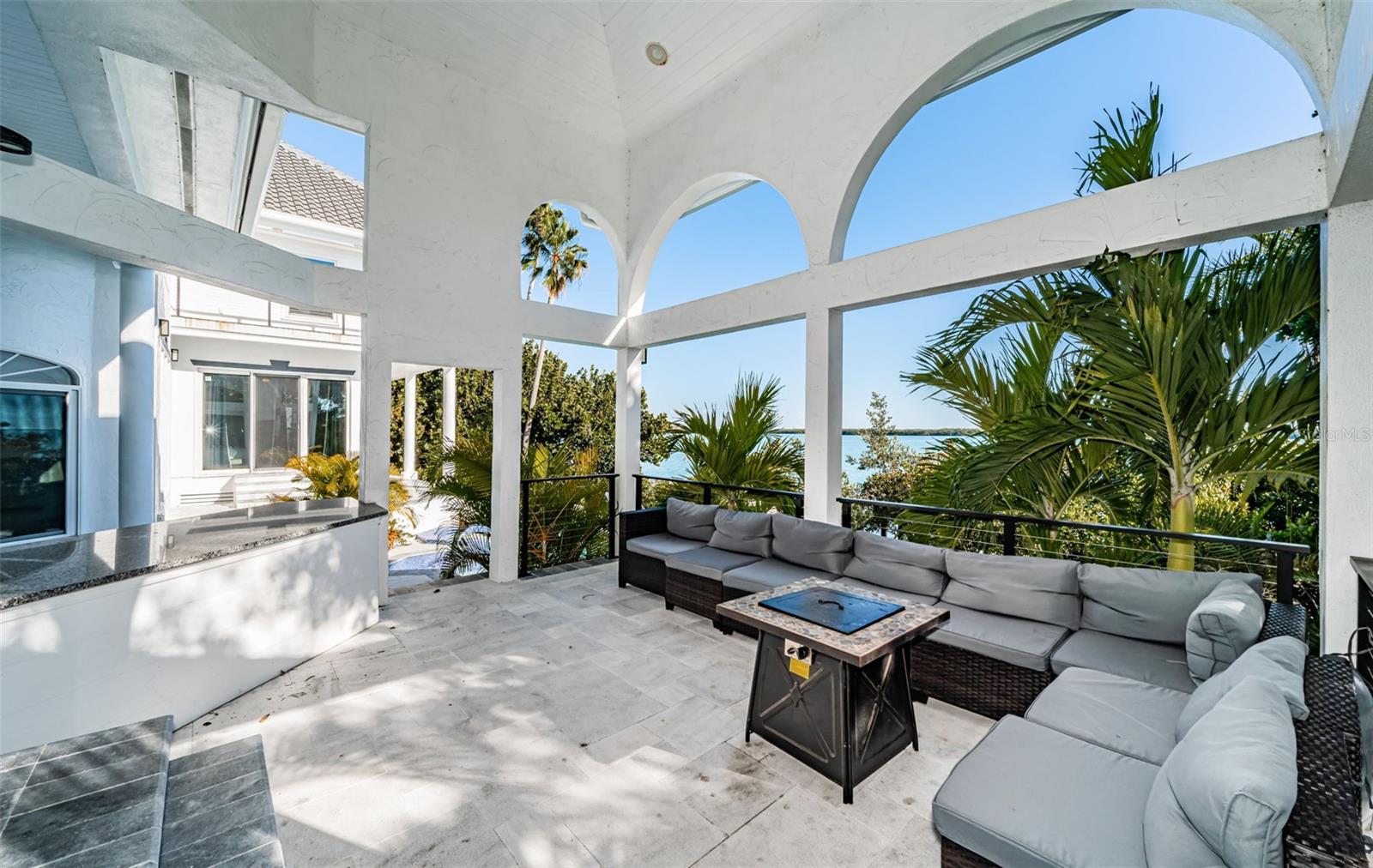 TB8472517 Property Photo