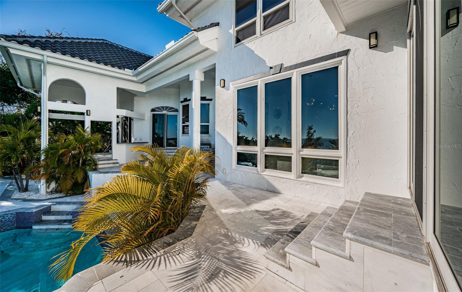 TB8472517 Property Photo