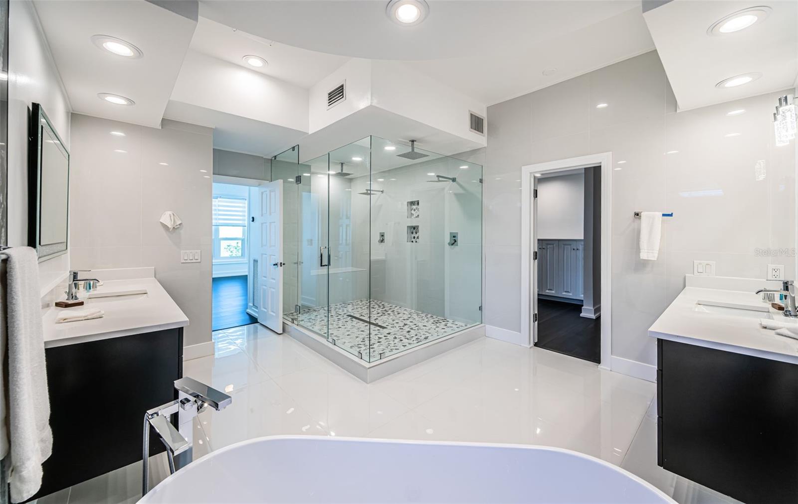 TB8472517 Property Photo