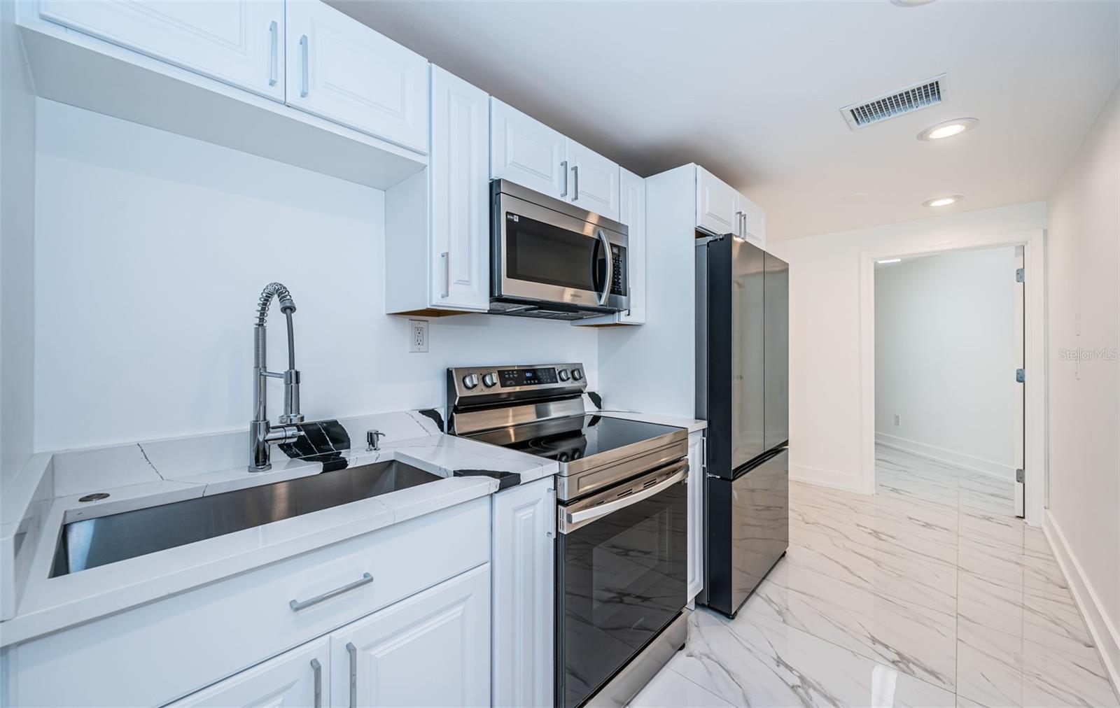 TB8472517 Property Photo