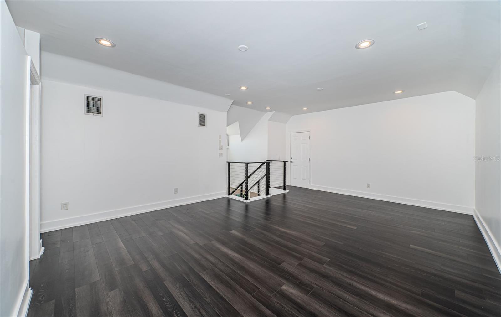 TB8472517 Property Photo