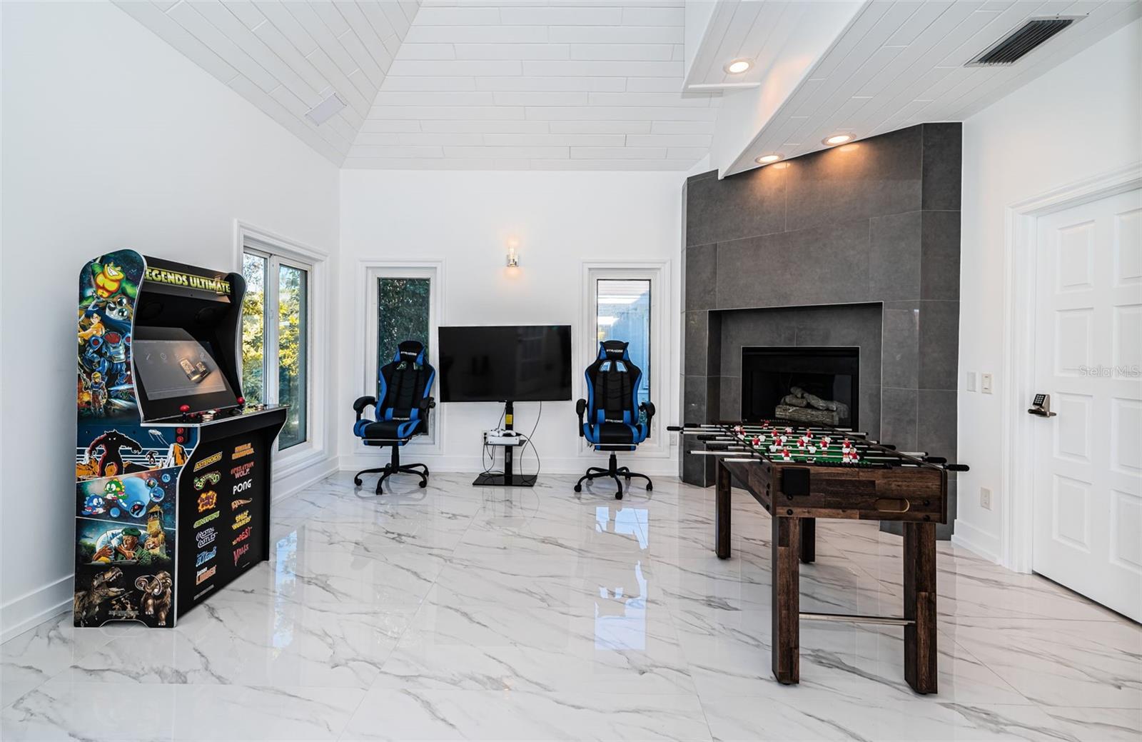 TB8472517 Property Photo