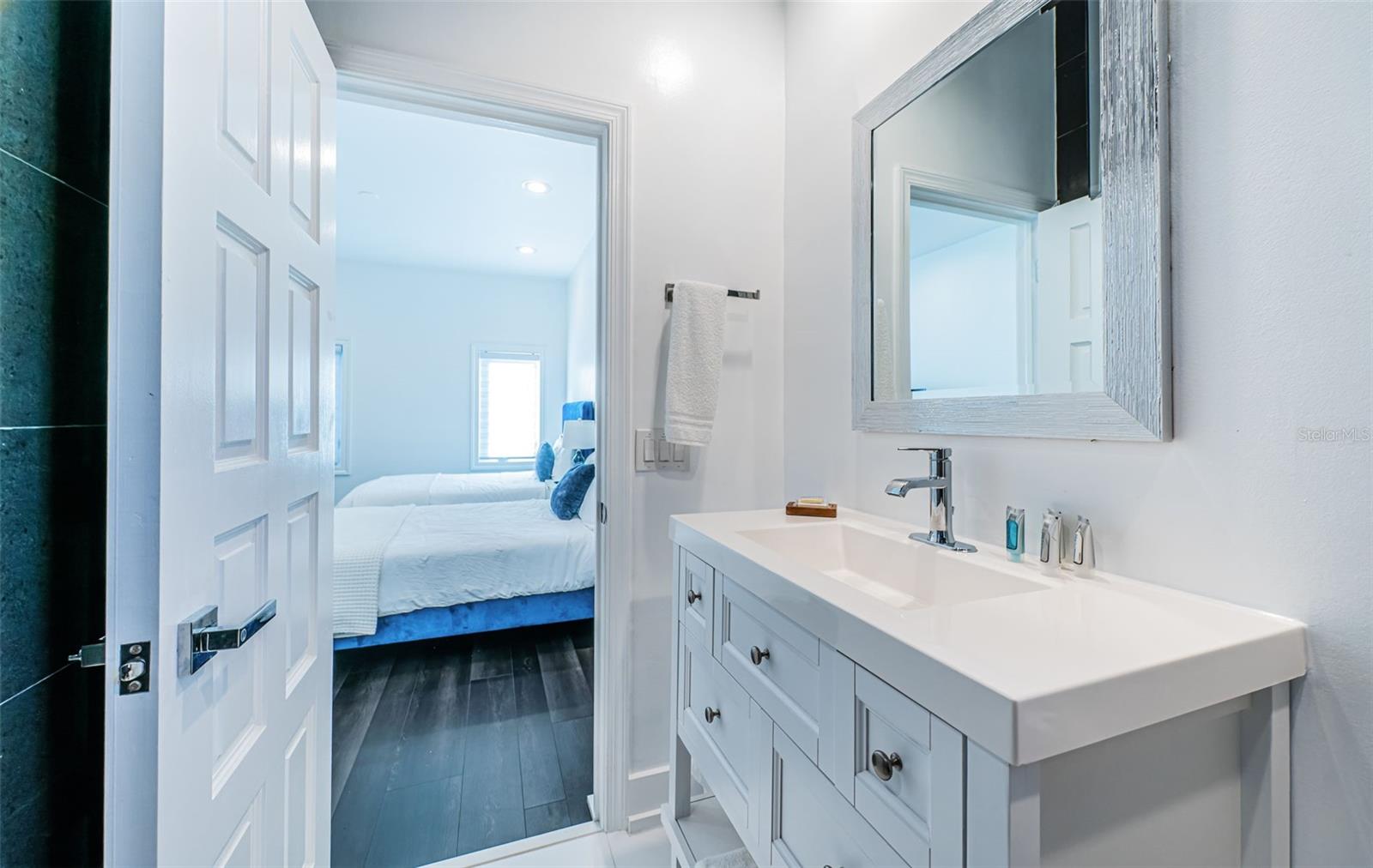 TB8472517 Property Photo