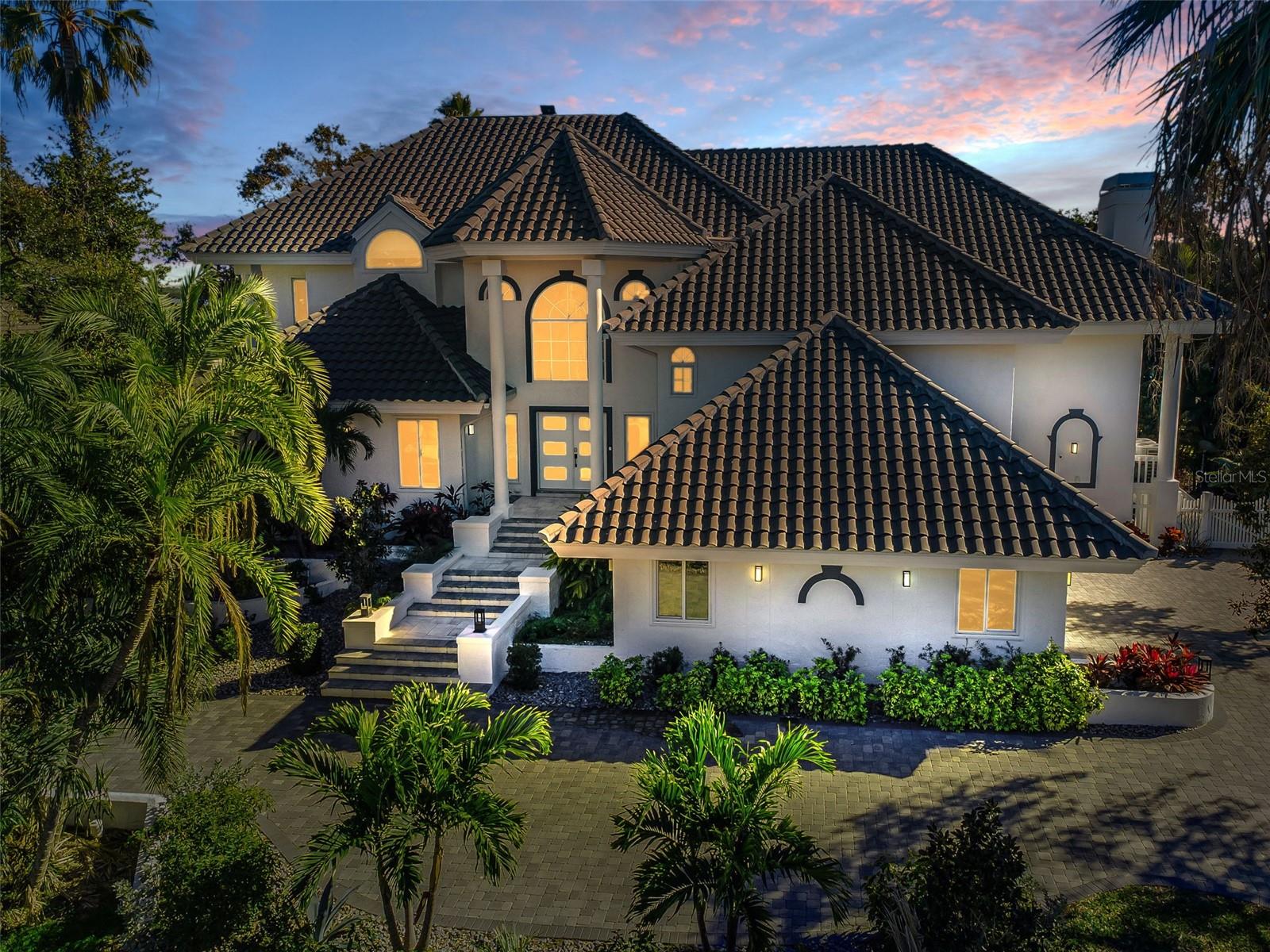 TB8472517 Property Photo