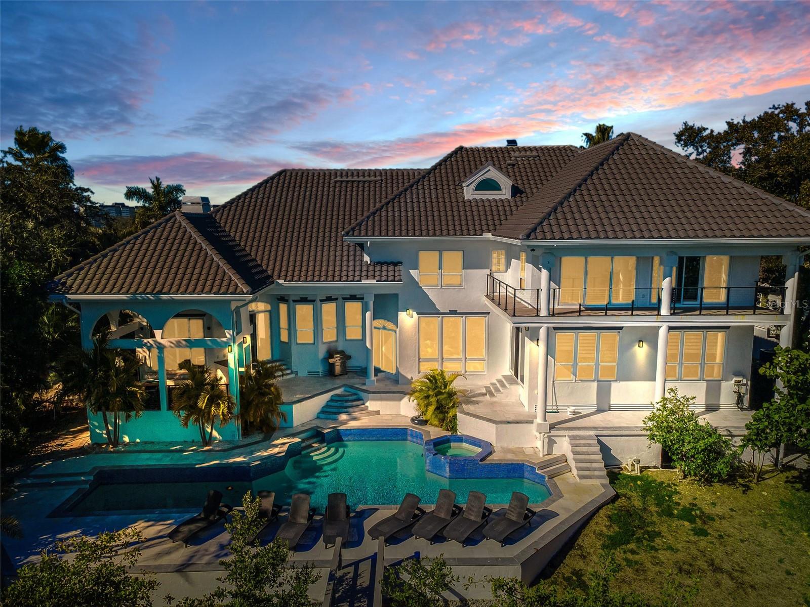 TB8472517 Property Photo