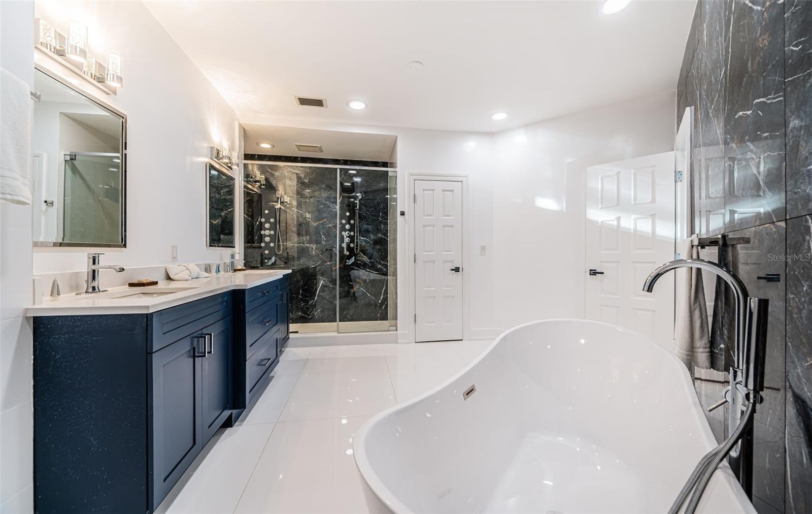 TB8472517 Property Photo