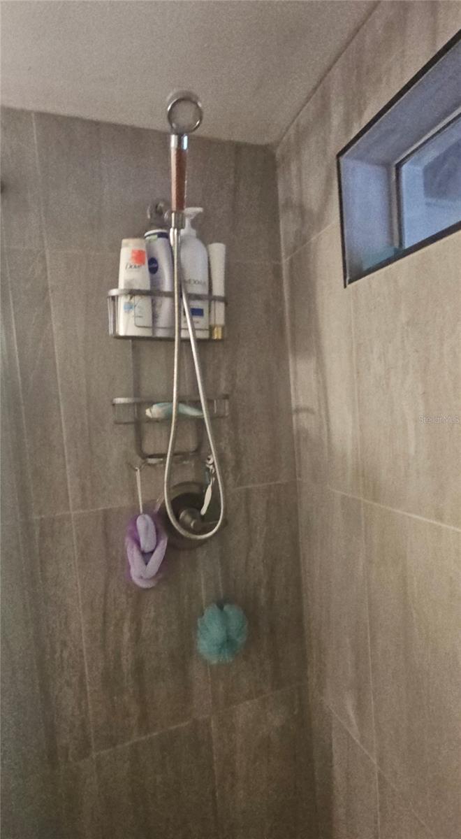 TB8472561
