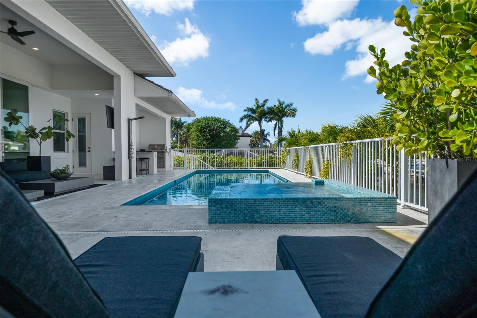 A4681246 Property Photo