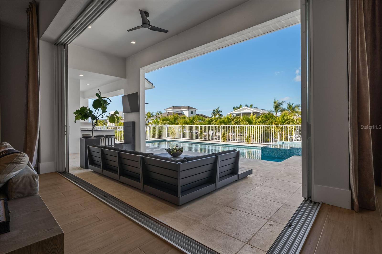 A4681246 Property Photo