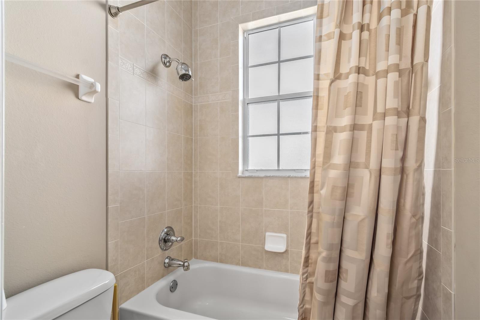 OM718115 Property Photo