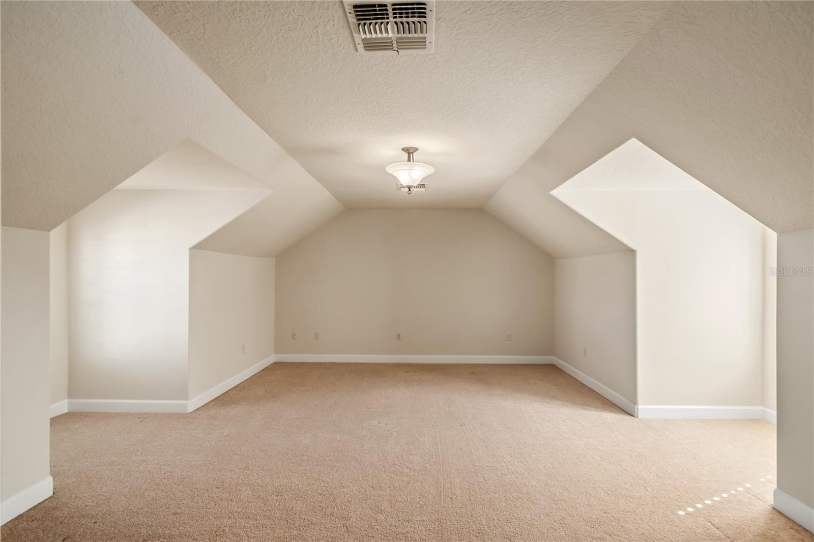 OM718115 Property Photo