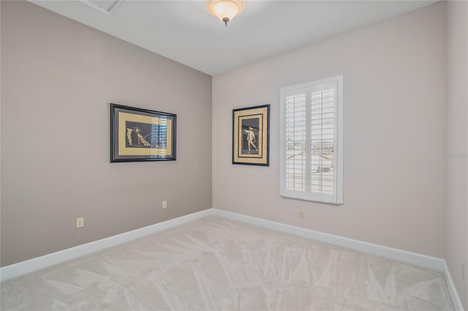 OM718115 Property Photo