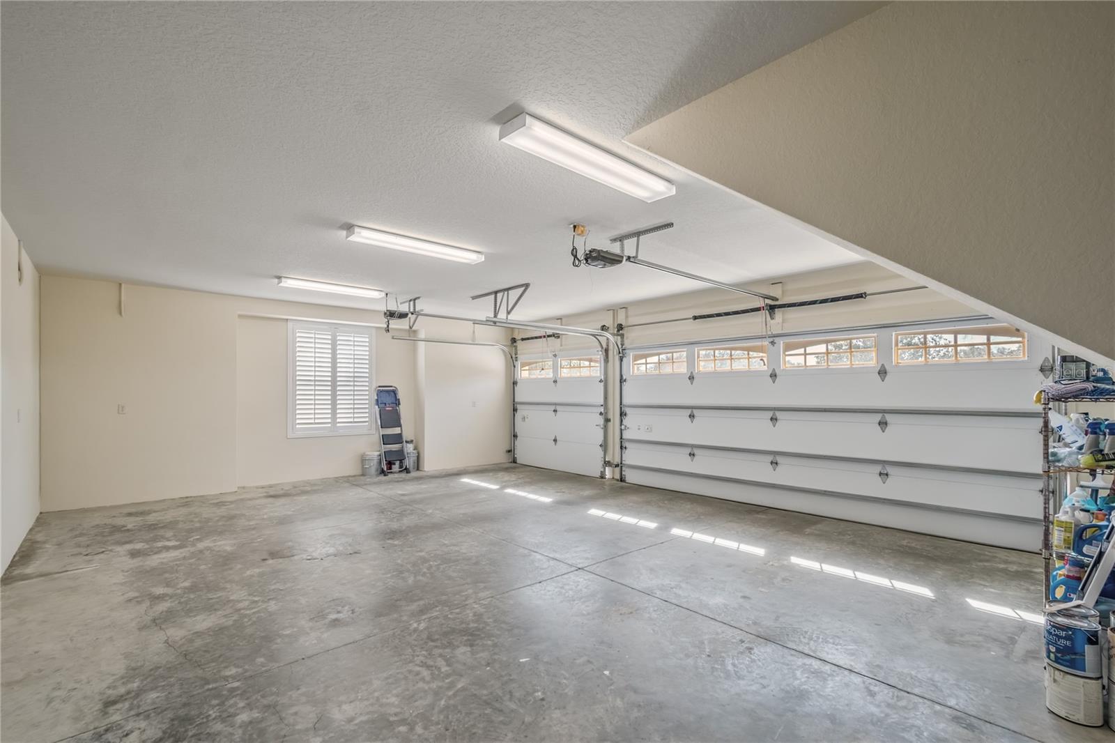 OM718115 Property Photo