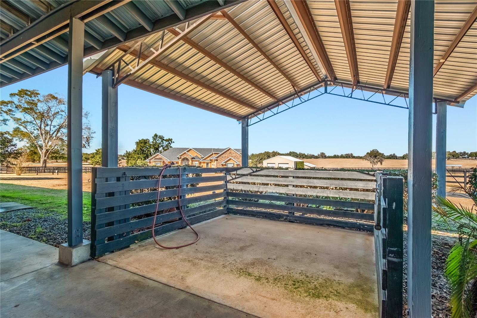 OM718115 Property Photo