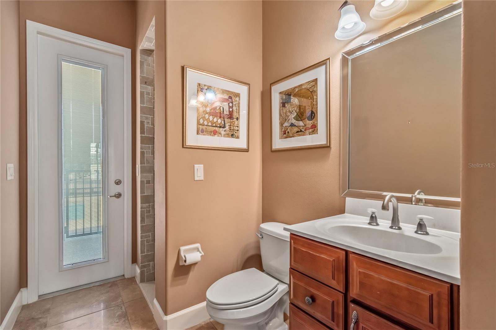 OM718115 Property Photo