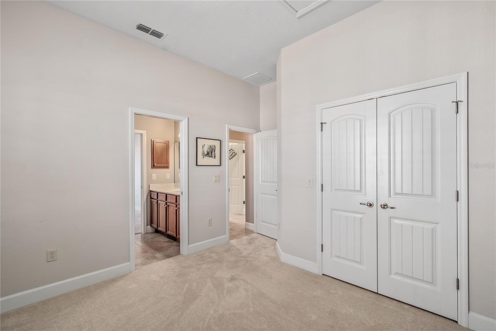 OM718115 Property Photo