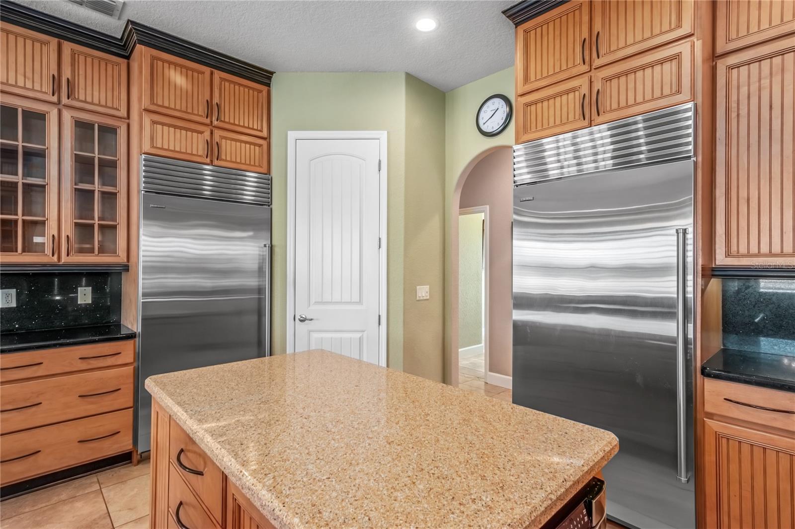 OM718115 Property Photo