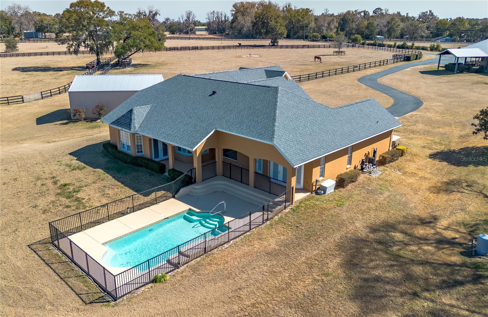 OM718115 Property Photo