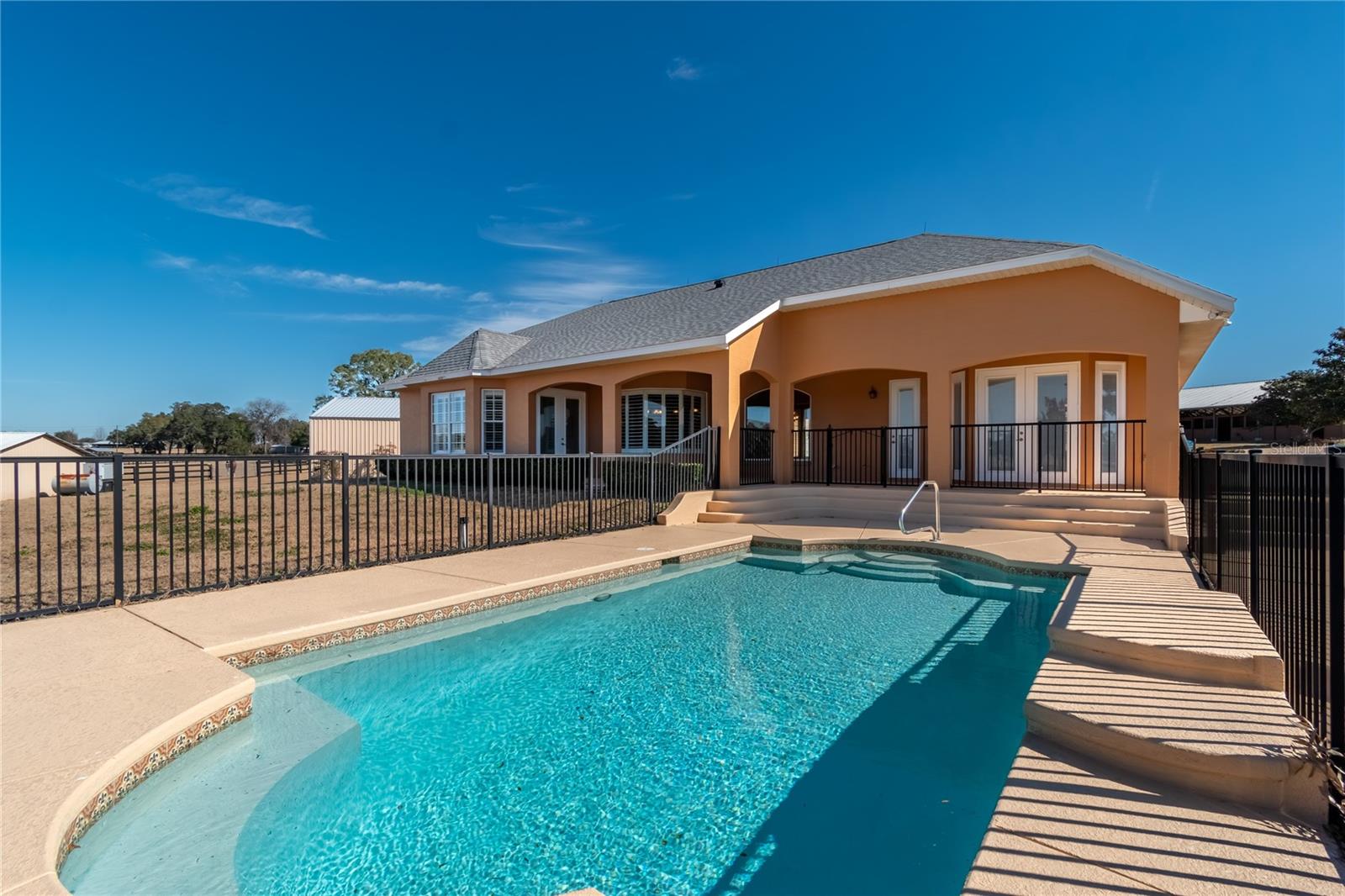 OM718115 Property Photo