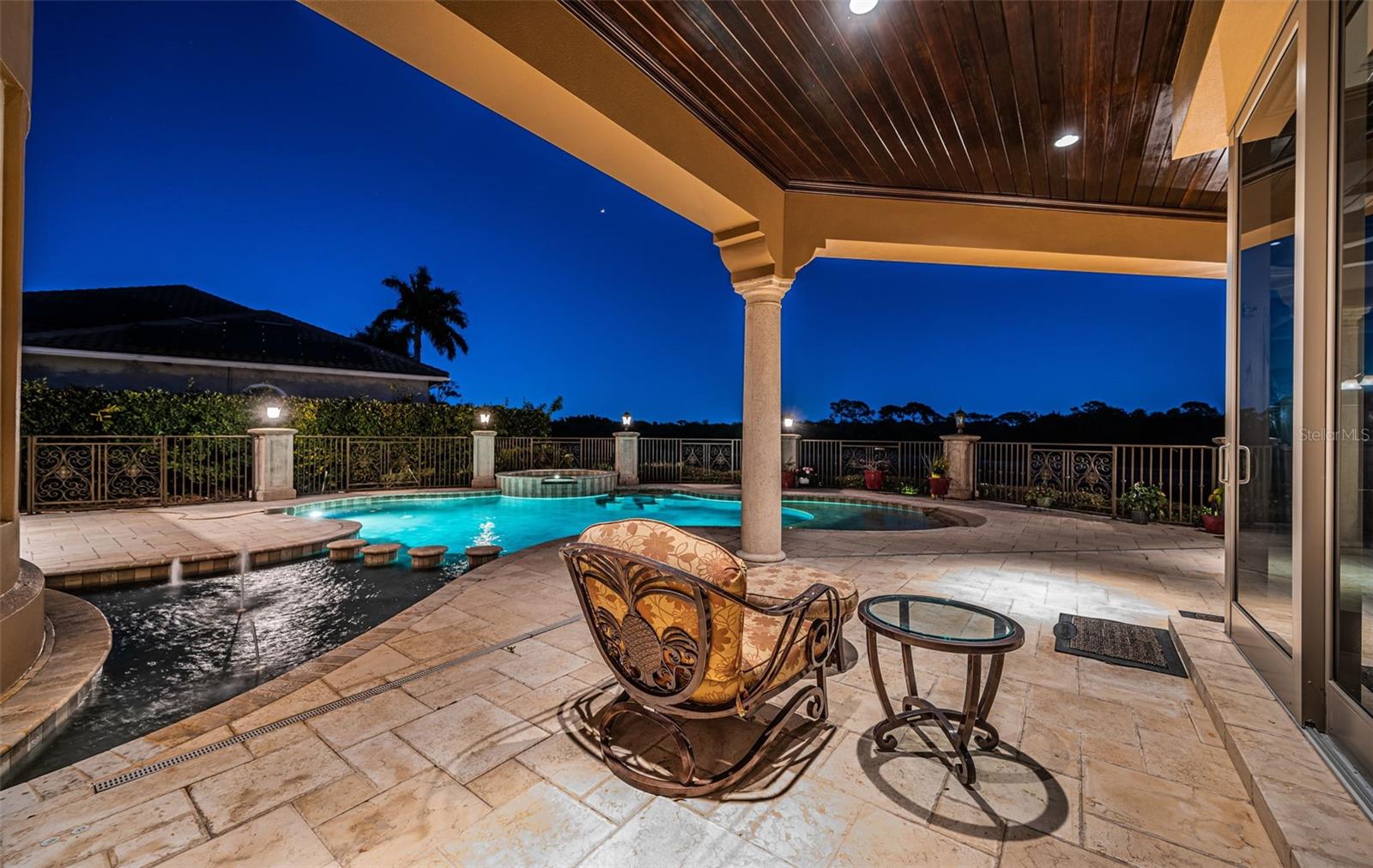 TB8472678 Property Photo