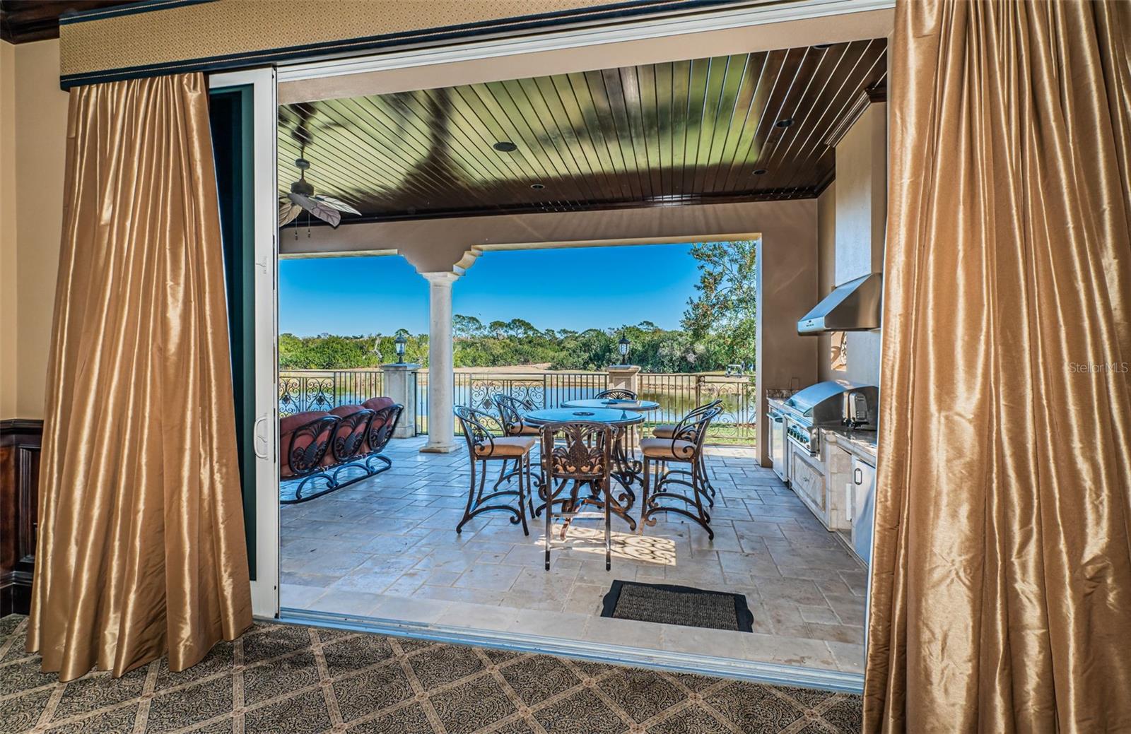 TB8472678 Property Photo