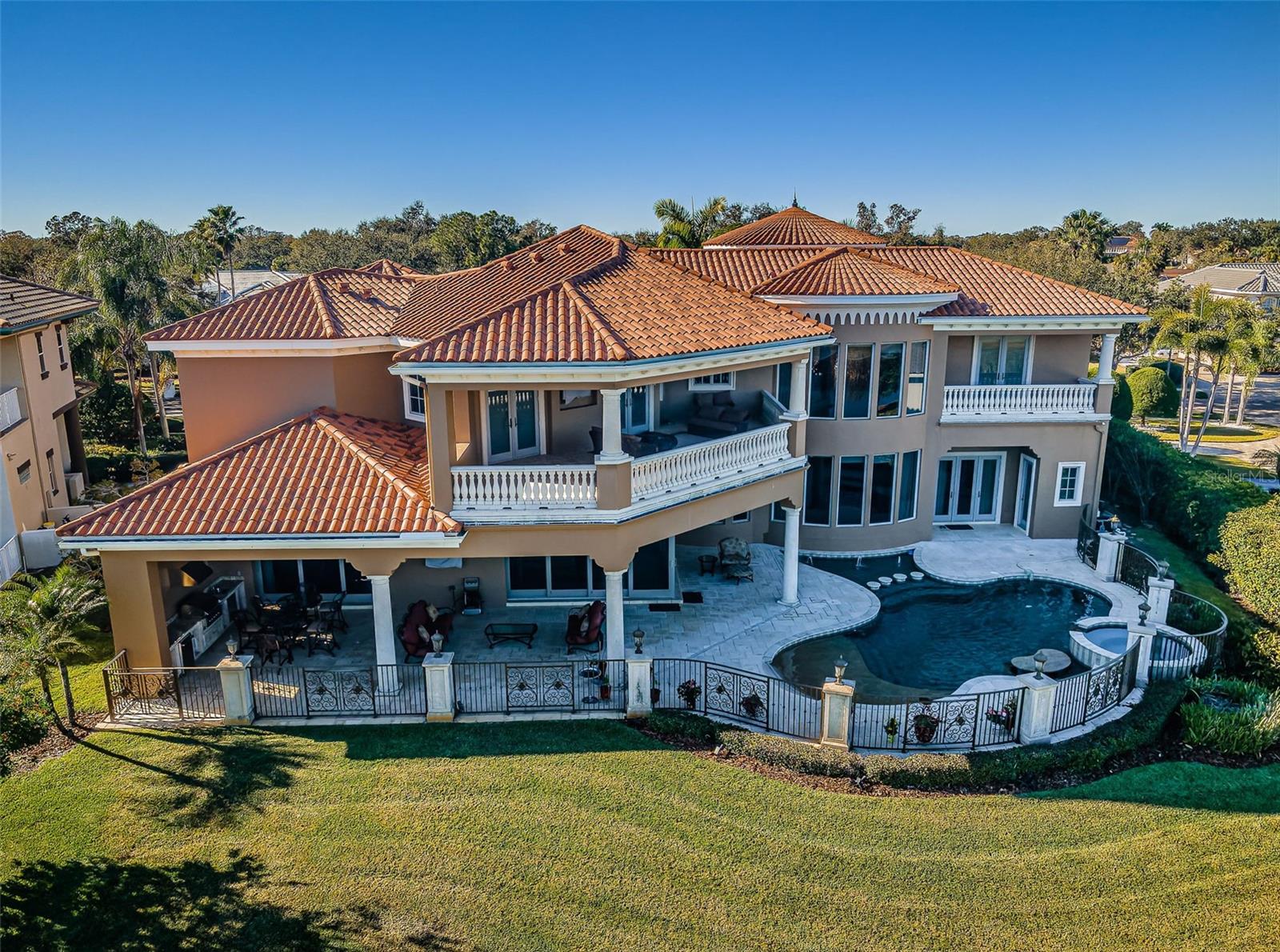 TB8472678 Property Photo