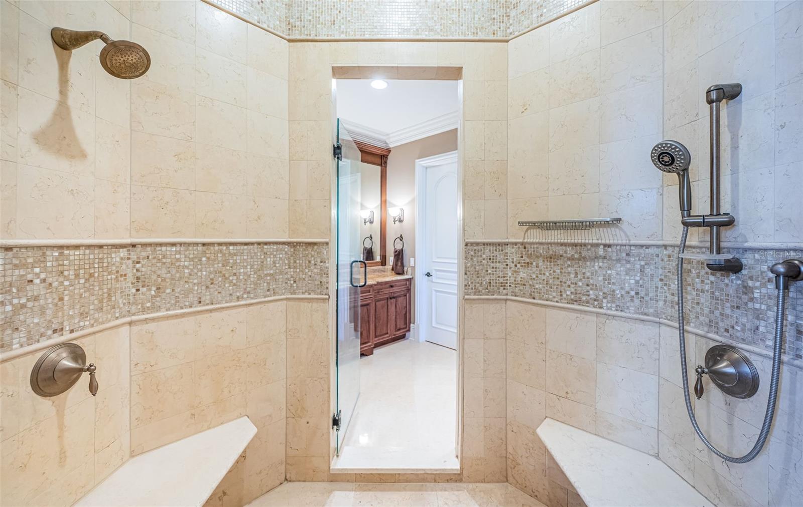 TB8472678 Property Photo