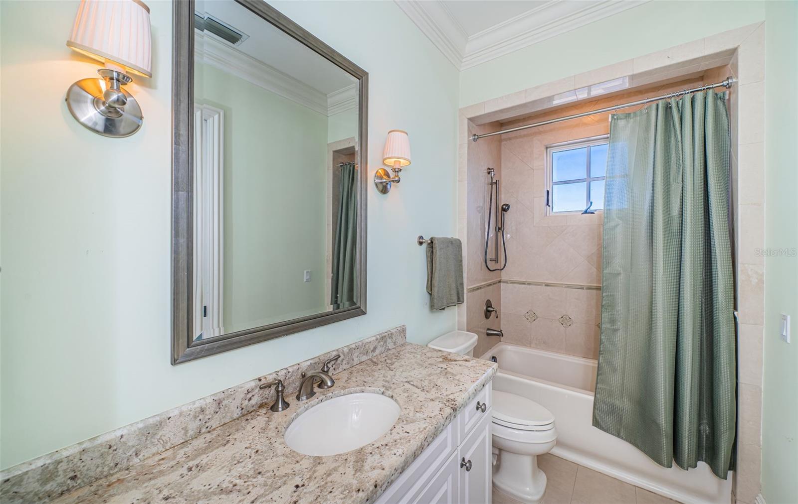 TB8472678 Property Photo