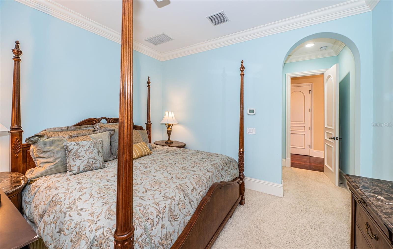 TB8472678 Property Photo