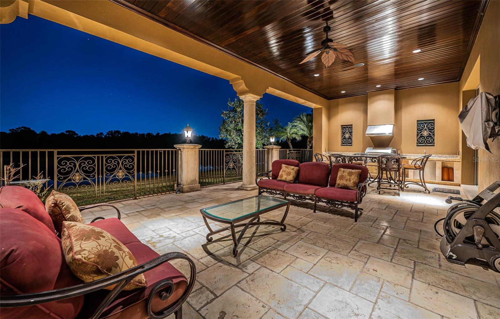 TB8472678 Property Photo