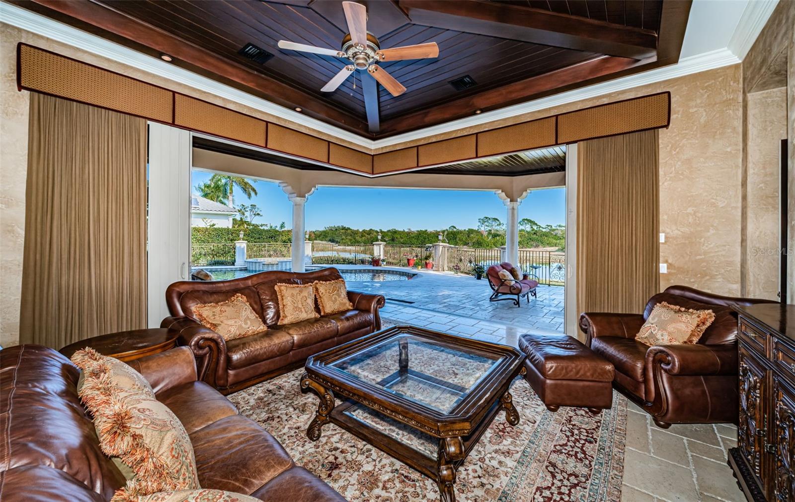 TB8472678 Property Photo