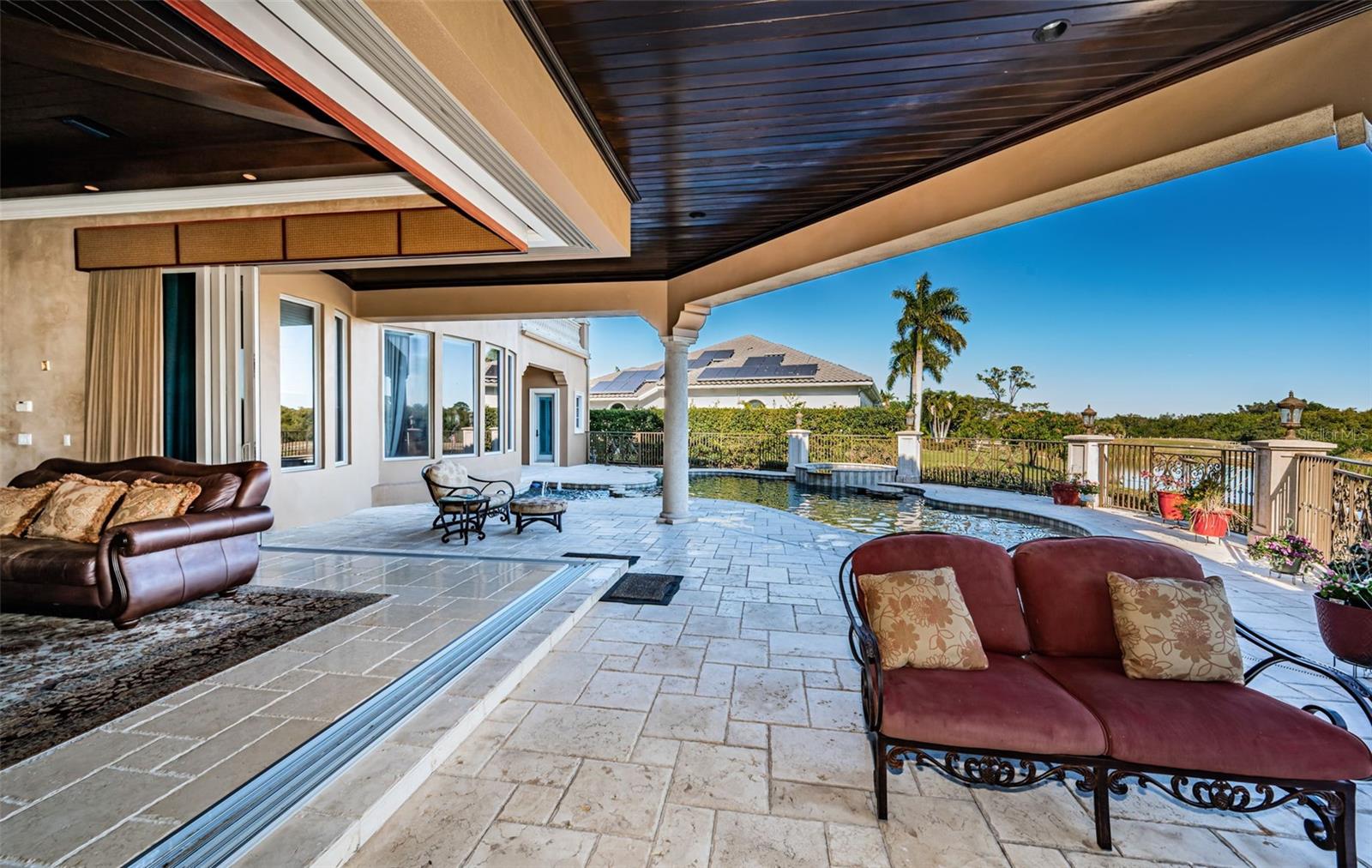 TB8472678 Property Photo