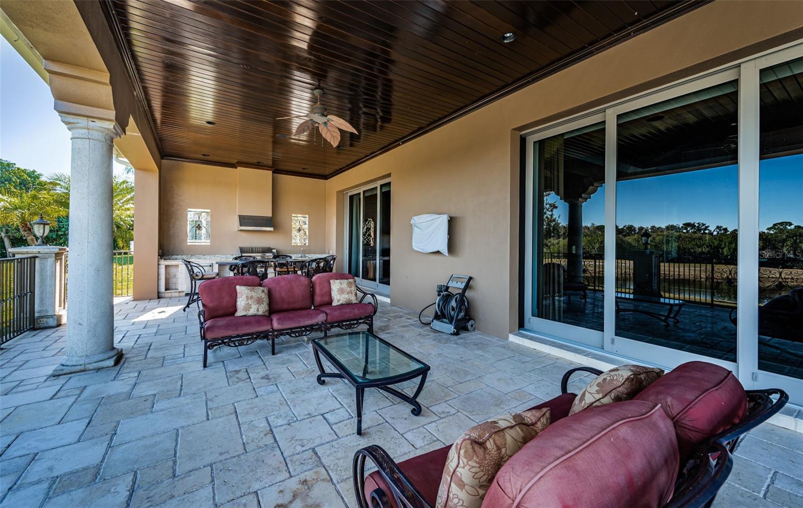 TB8472678 Property Photo