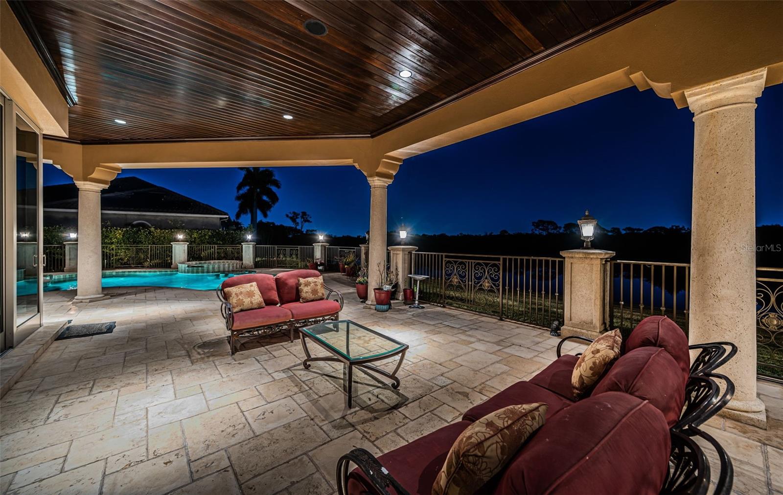 TB8472678 Property Photo