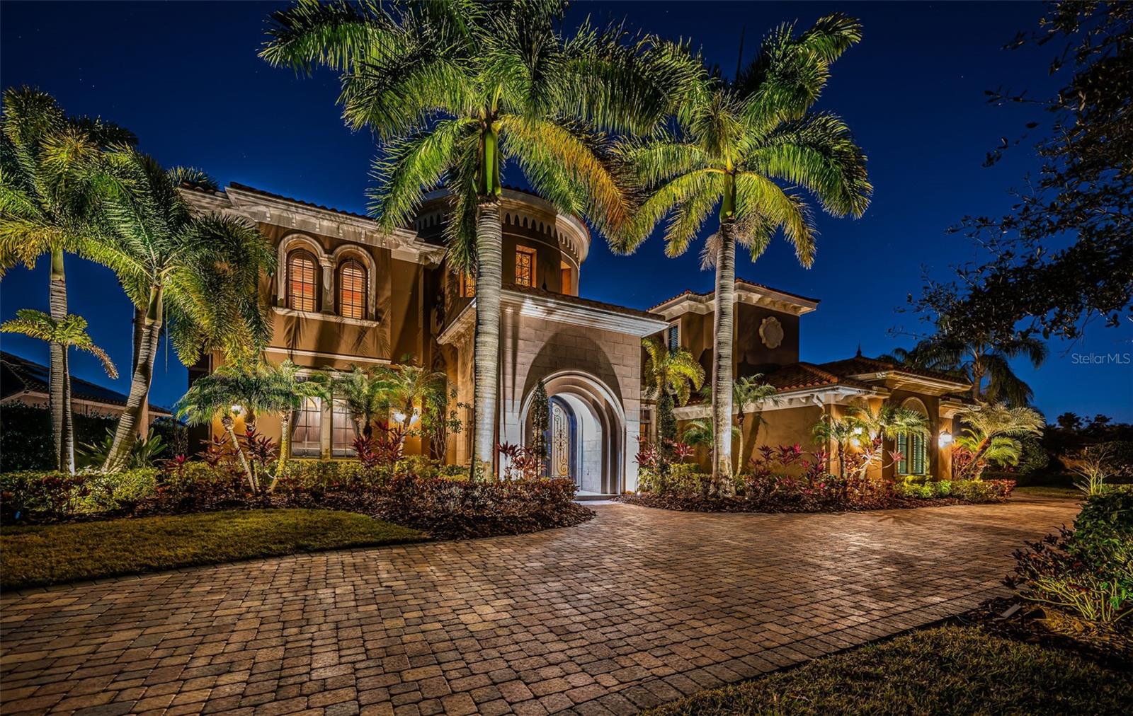 TB8472678 Property Photo