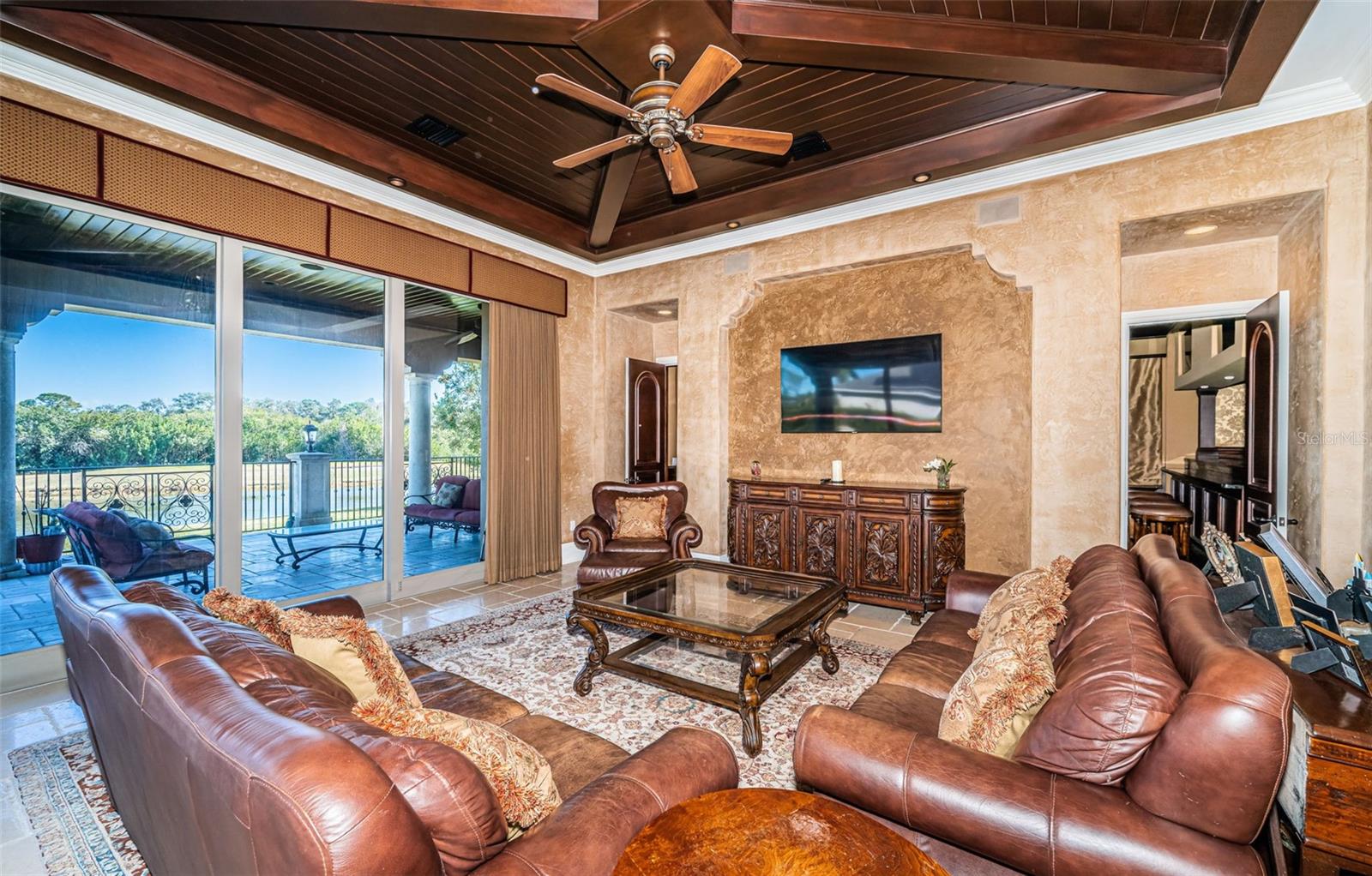 TB8472678 Property Photo