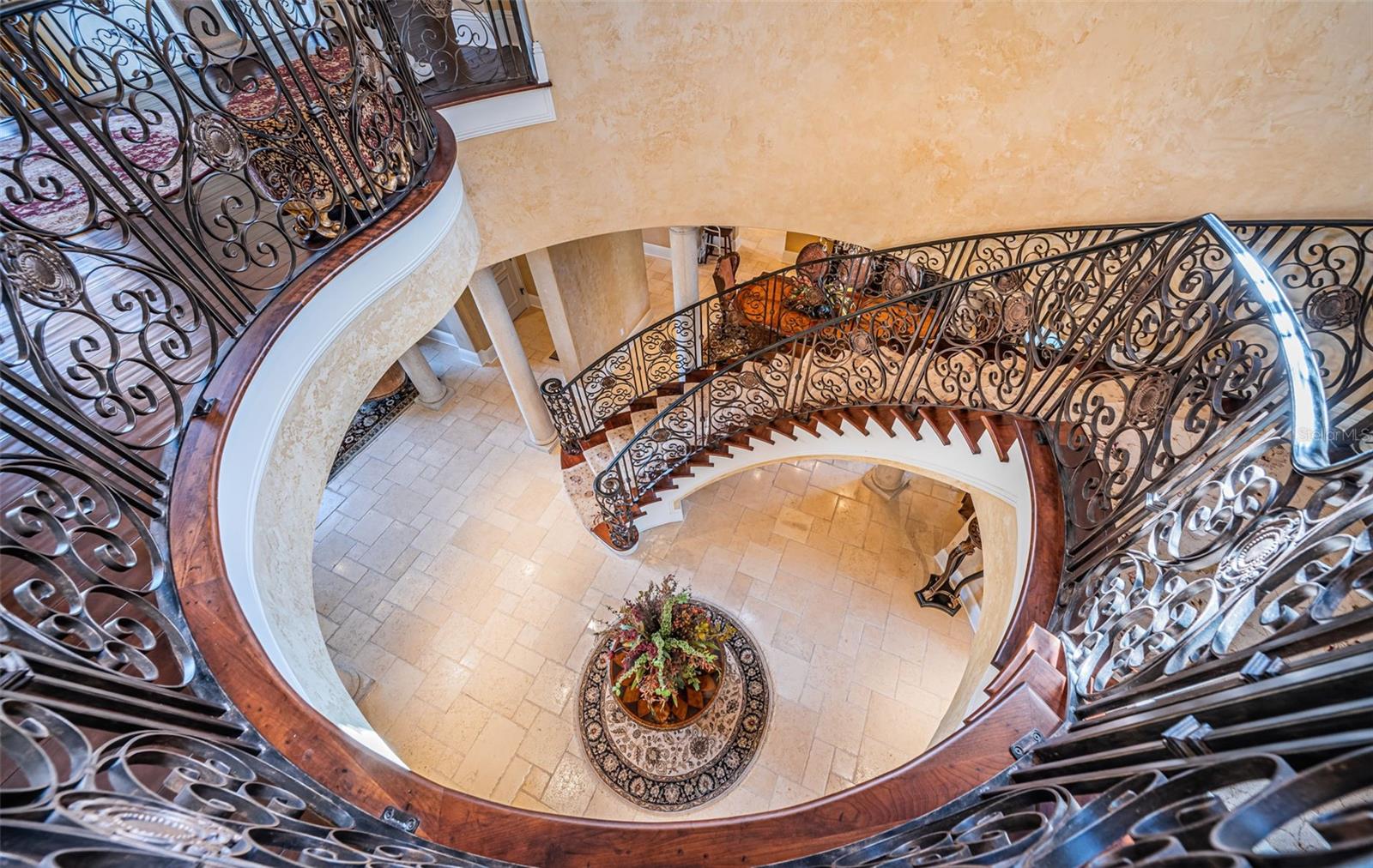 TB8472678 Property Photo