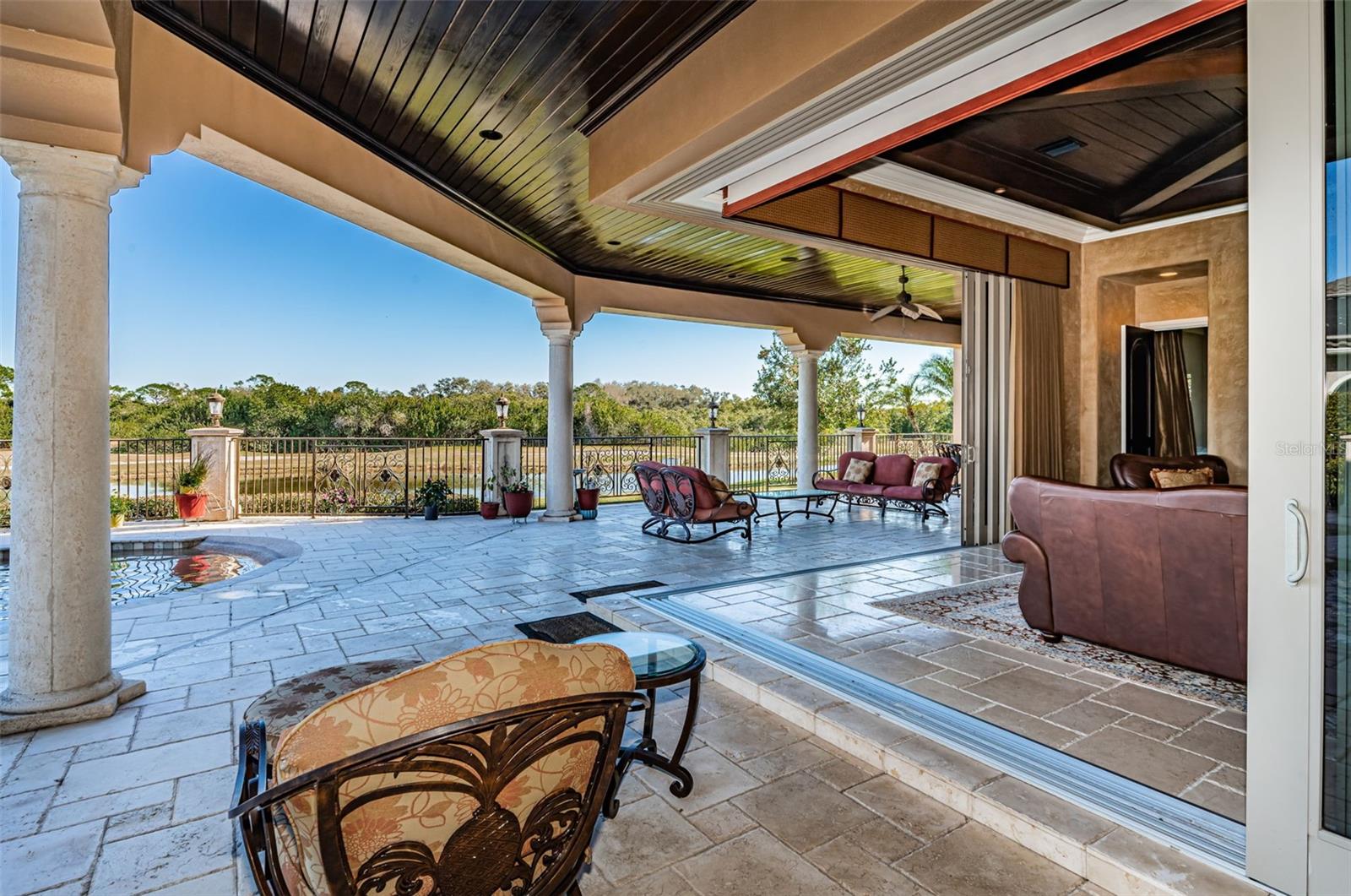 TB8472678 Property Photo