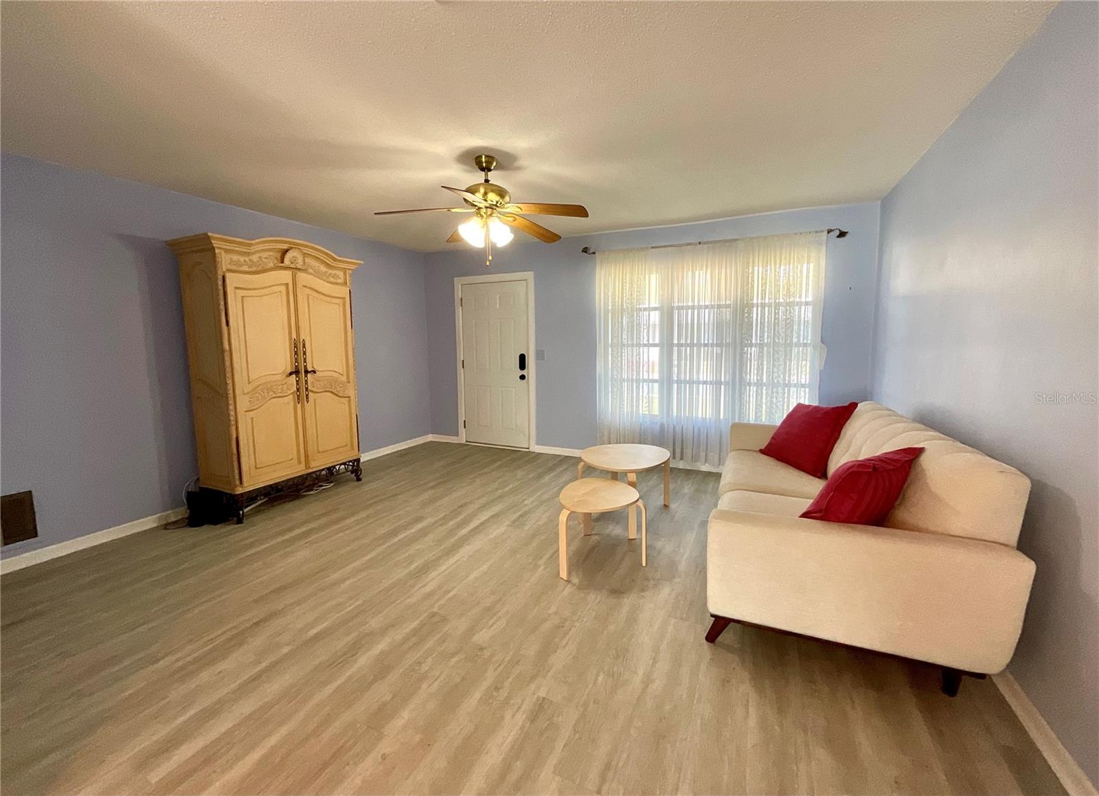 5-Living room view from dining area