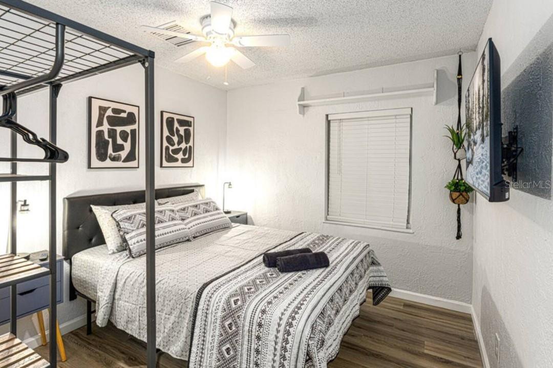 1214 N PINE HILLS RD, ORLANDO, FL, 32808