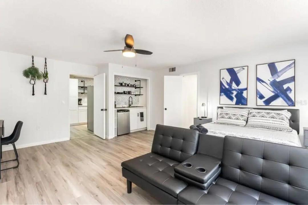 1214 N PINE HILLS RD, ORLANDO, FL, 32808