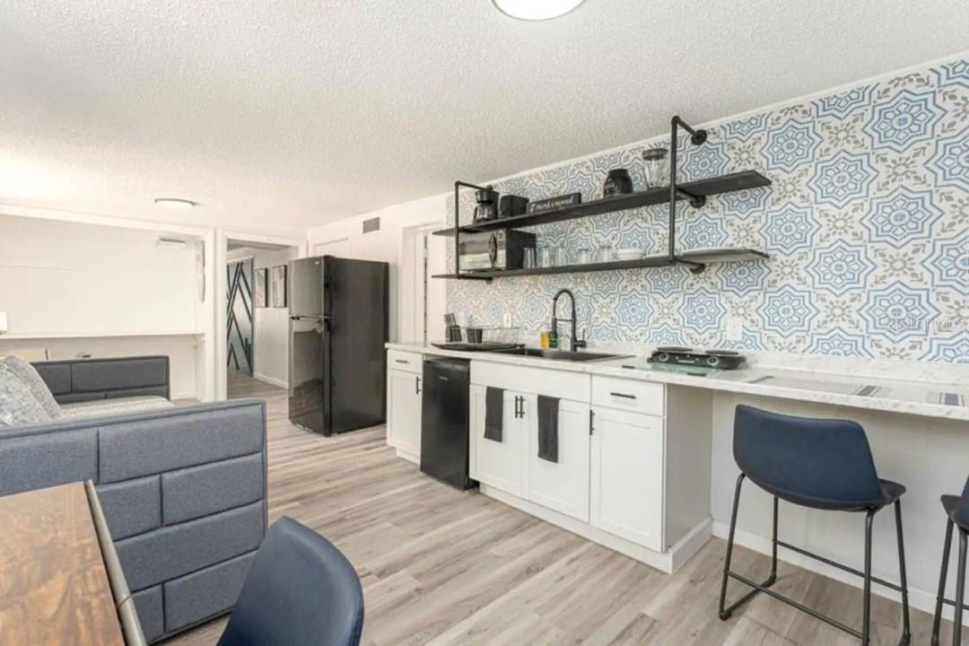 1214 N PINE HILLS RD, ORLANDO, FL, 32808
