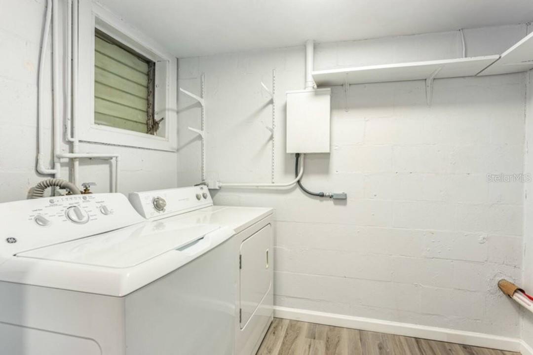 1214 N PINE HILLS RD, ORLANDO, FL, 32808