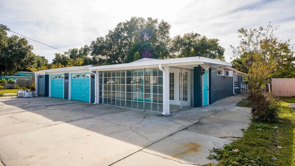 1214 N PINE HILLS RD, ORLANDO, FL, 32808