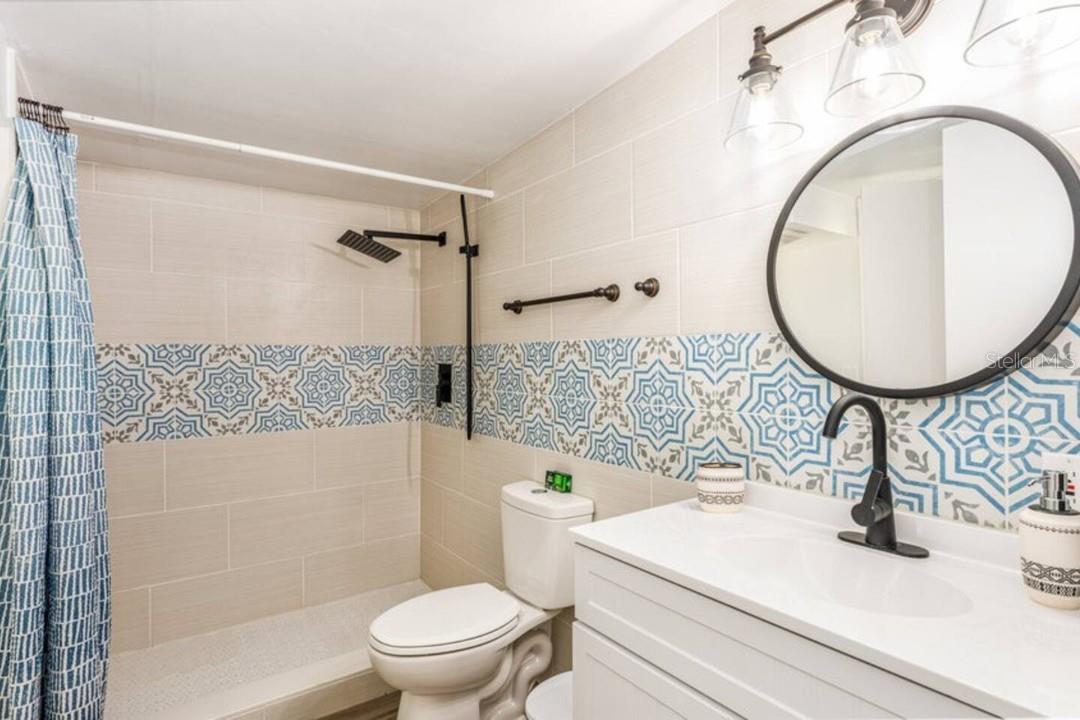 1214 N PINE HILLS RD, ORLANDO, FL, 32808